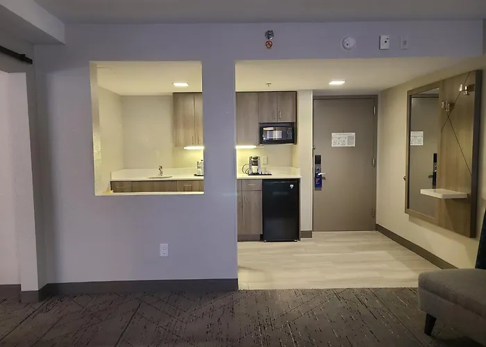 Holiday Inn Express Fort Lauderdale North - Executive Airport By Ihg